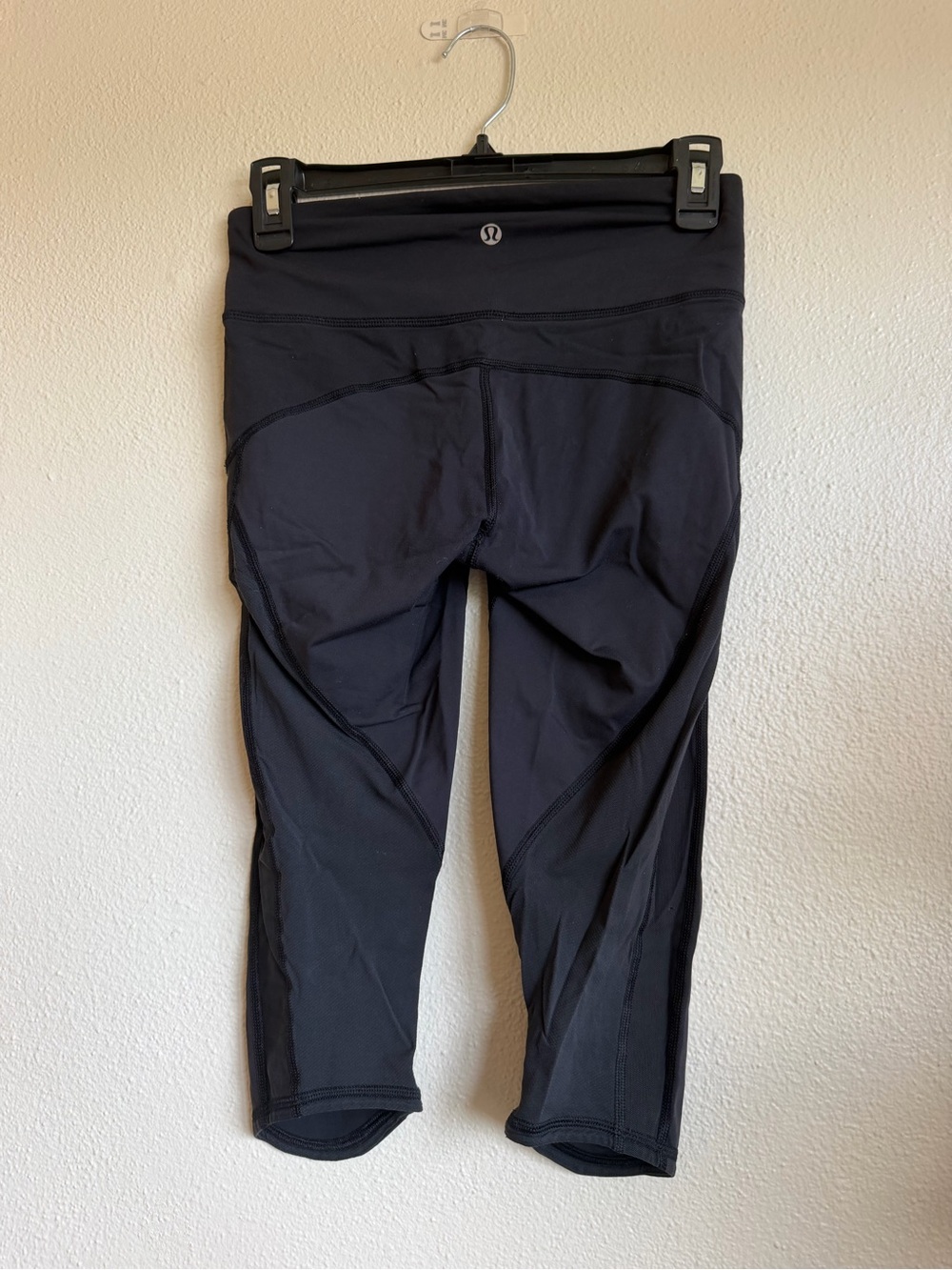 Lululemon Black Cropped Athletic Leggings